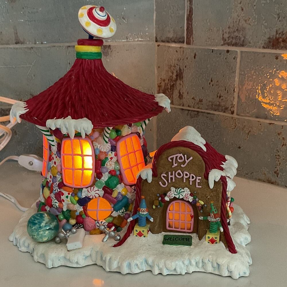 Vintage Danbury Mint Gingerbread Toy Shoppe Christmas Village Light House